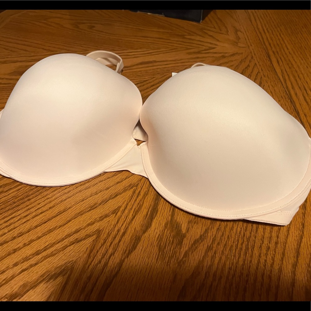 Victoria’s Secret bra 38 Ddd pink